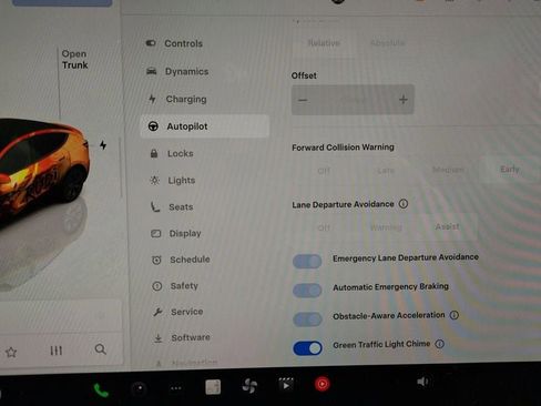 Used 2025 Tesla Model Y Long Range image 41