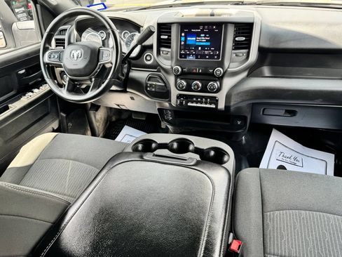 Used 2024 RAM 2500 Tradesman w/ Chrome Appearance Group AWD/4WD image 15