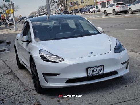 Used 2022 Tesla Model 3 Long Range AWD/4WD image 3