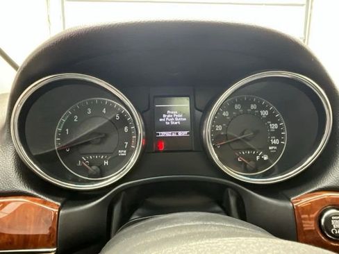 Used 2013 Jeep Grand Cherokee Limited image 10