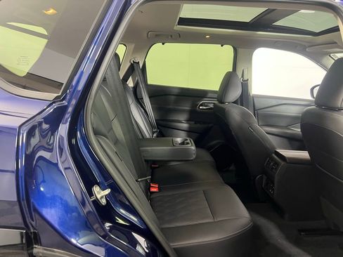 Used 2024 Nissan Rogue Platinum w/ Platinum Premium Package image 27