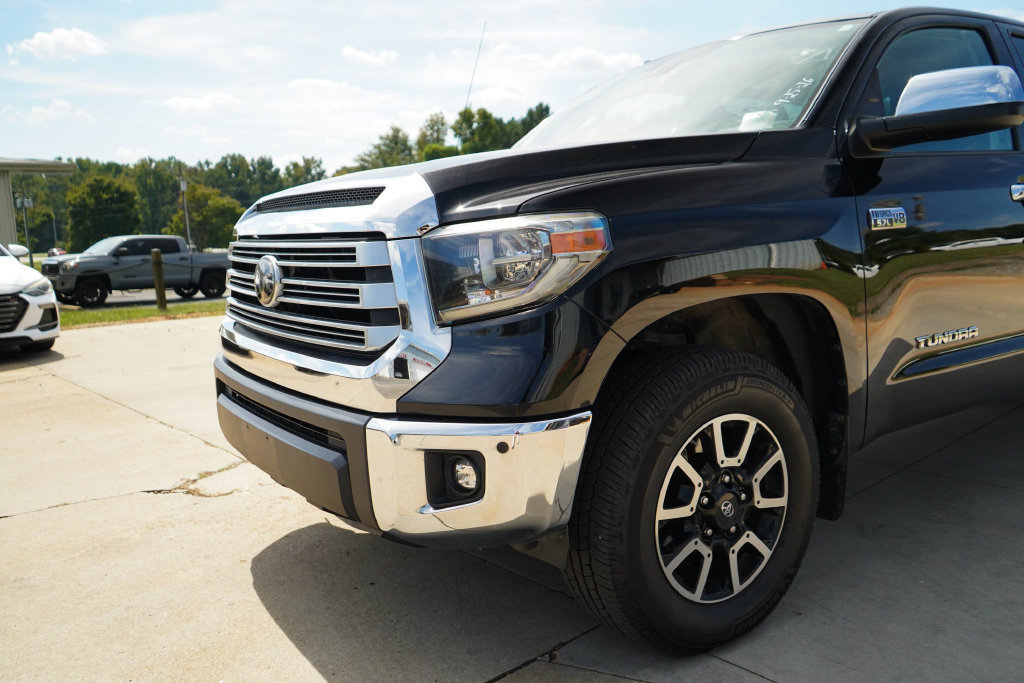 Used 2018 Toyota Tundra Limited w/ Limited Premium Package AWD/4WD image 18