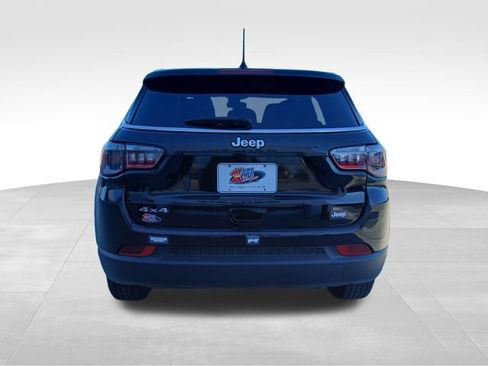 Used 2024 Jeep Compass Sport image 4