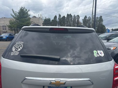 Used 2017 Chevrolet Equinox LT w/ Convenience Package image 7