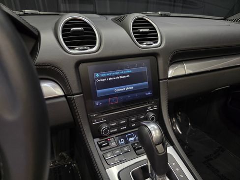 Used 2021 Porsche 718 Boxster RWD image 27