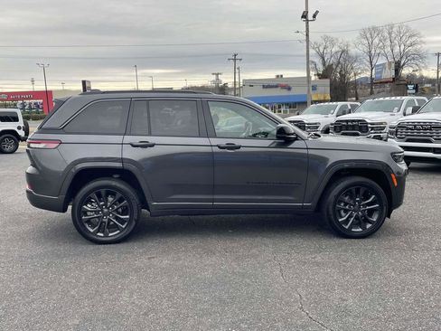 New 2026 Jeep Grand Cherokee Limited AWD/4WD image 9