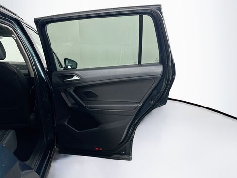 Used 2019 Volkswagen Tiguan SE w/ Panoramic Sunroof Package AWD/4WD image 29