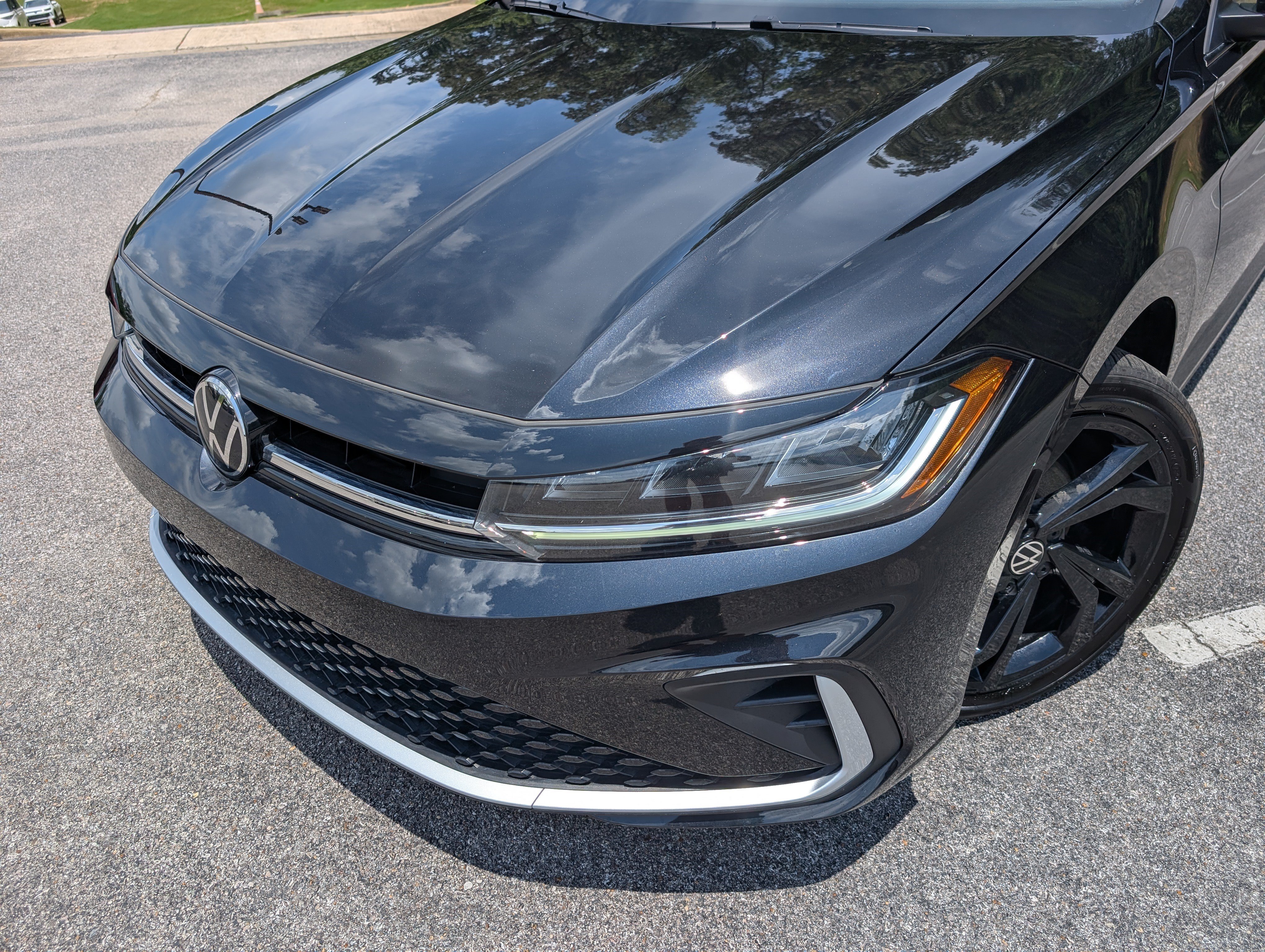 Used 2025 Volkswagen Jetta SE w/ Sunroof Package FWD image 13