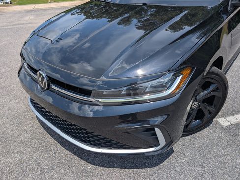 Used 2025 Volkswagen Jetta SE w/ Sunroof Package FWD image 13