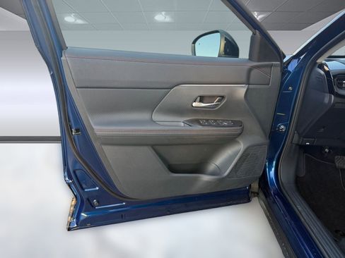 New 2026 Nissan Kicks SR image 21