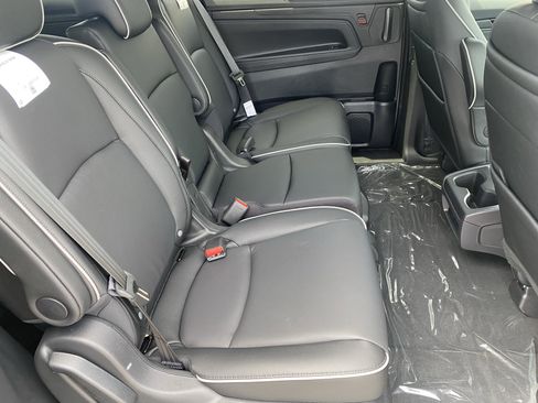 New 2026 Honda Odyssey Touring image 12