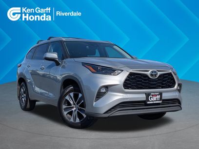 Used 2022 Toyota Highlander XLE