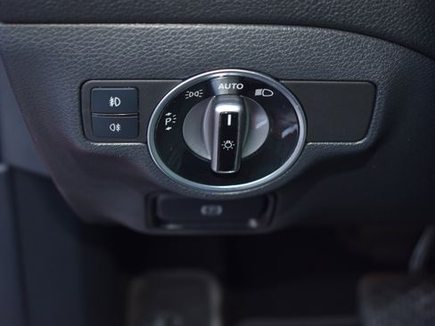 Used 2019 Mercedes-Benz GLA 250 4MATIC image 16