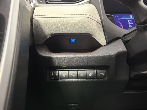 Used 2022 Toyota RAV4 Limited image 31