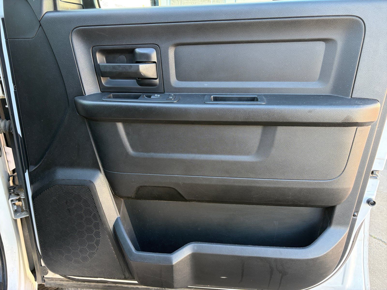Used 2017 RAM 1500 Express AWD/4WD image 16