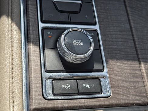 Used 2021 Ford Expedition Limited AWD/4WD image 29