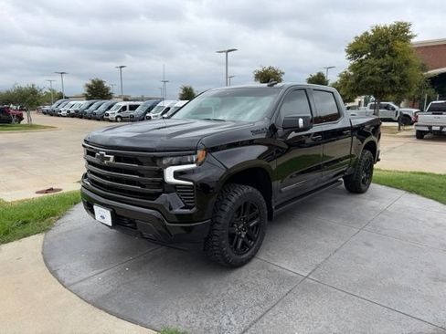 Used 2026 Chevrolet Silverado 1500 High Country w/ Midnight Edition AWD/4WD image 3
