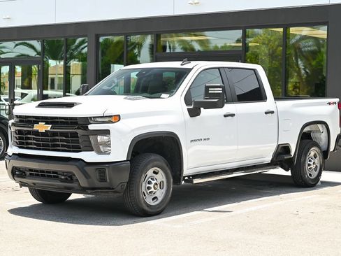 Used 2024 Chevrolet Silverado 2500 W/T w/ WT Convenience Package AWD/4WD image 2