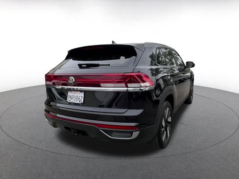 Used 2025 Volkswagen Atlas Cross Sport SE image 14