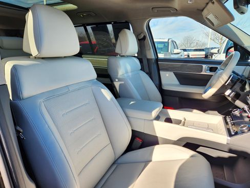 Used 2024 Hyundai Santa Fe Limited image 16