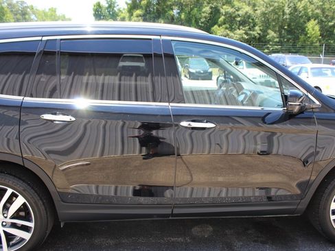 Used 2018 Honda Pilot Elite image 12