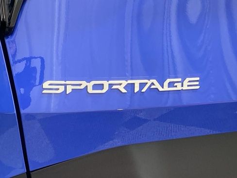 New 2026 Kia Sportage EX FWD image 32
