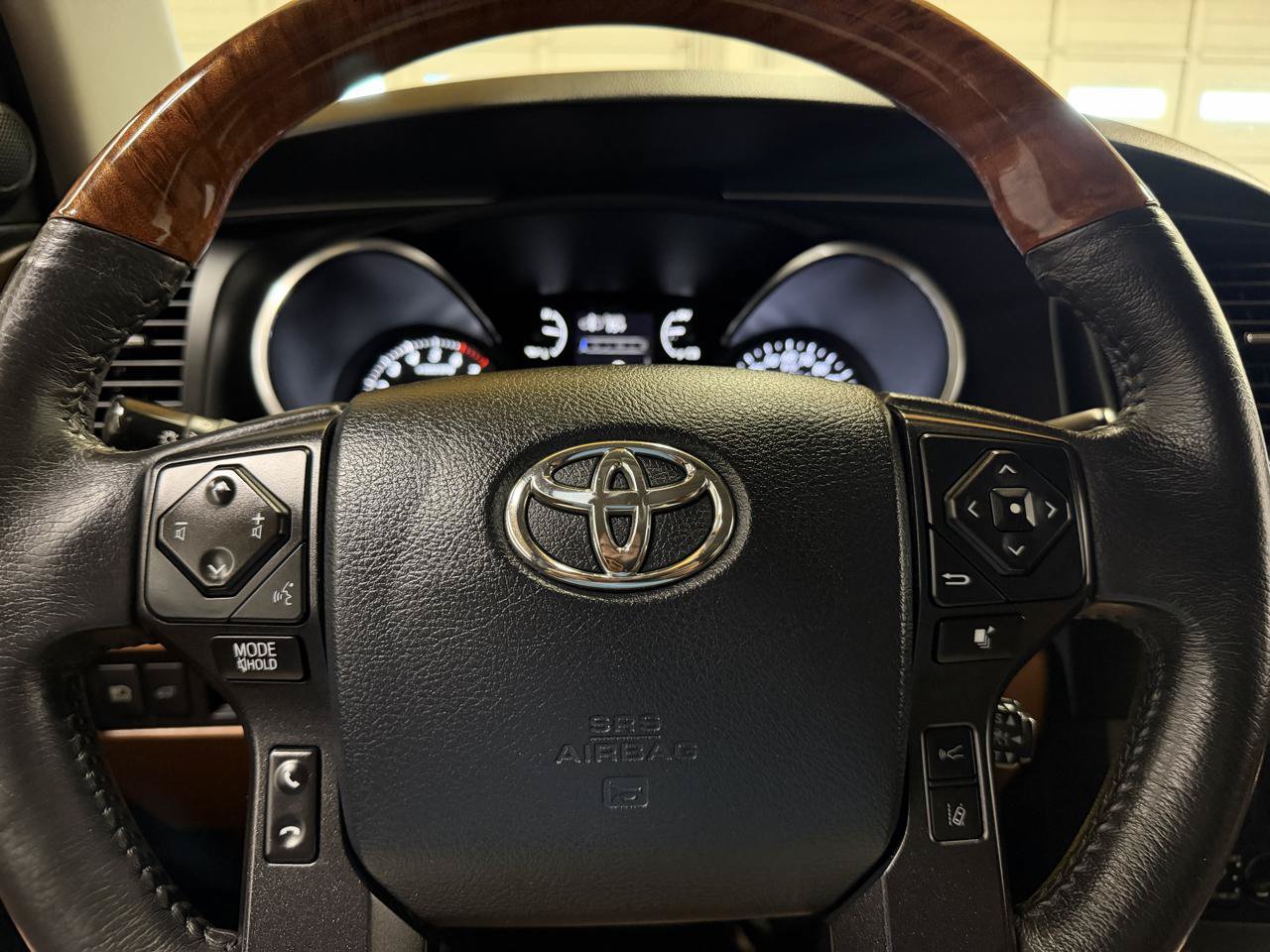 Used 2018 Toyota Sequoia Platinum w/ Carpet Mat Package AWD/4WD image 26