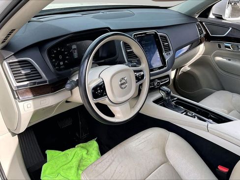 Used 2019 Volvo XC90 T6 Momentum w/ Advanced Package AWD/4WD image 17