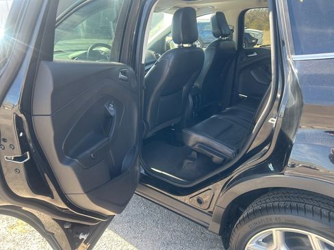 Used 2018 Ford Escape Titanium image 28