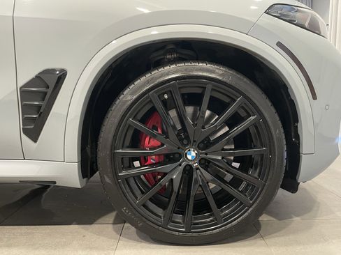 Used 2024 BMW X5 M60i image 11