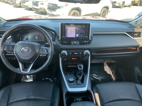 Used 2020 Toyota RAV4 Limited AWD/4WD image 8