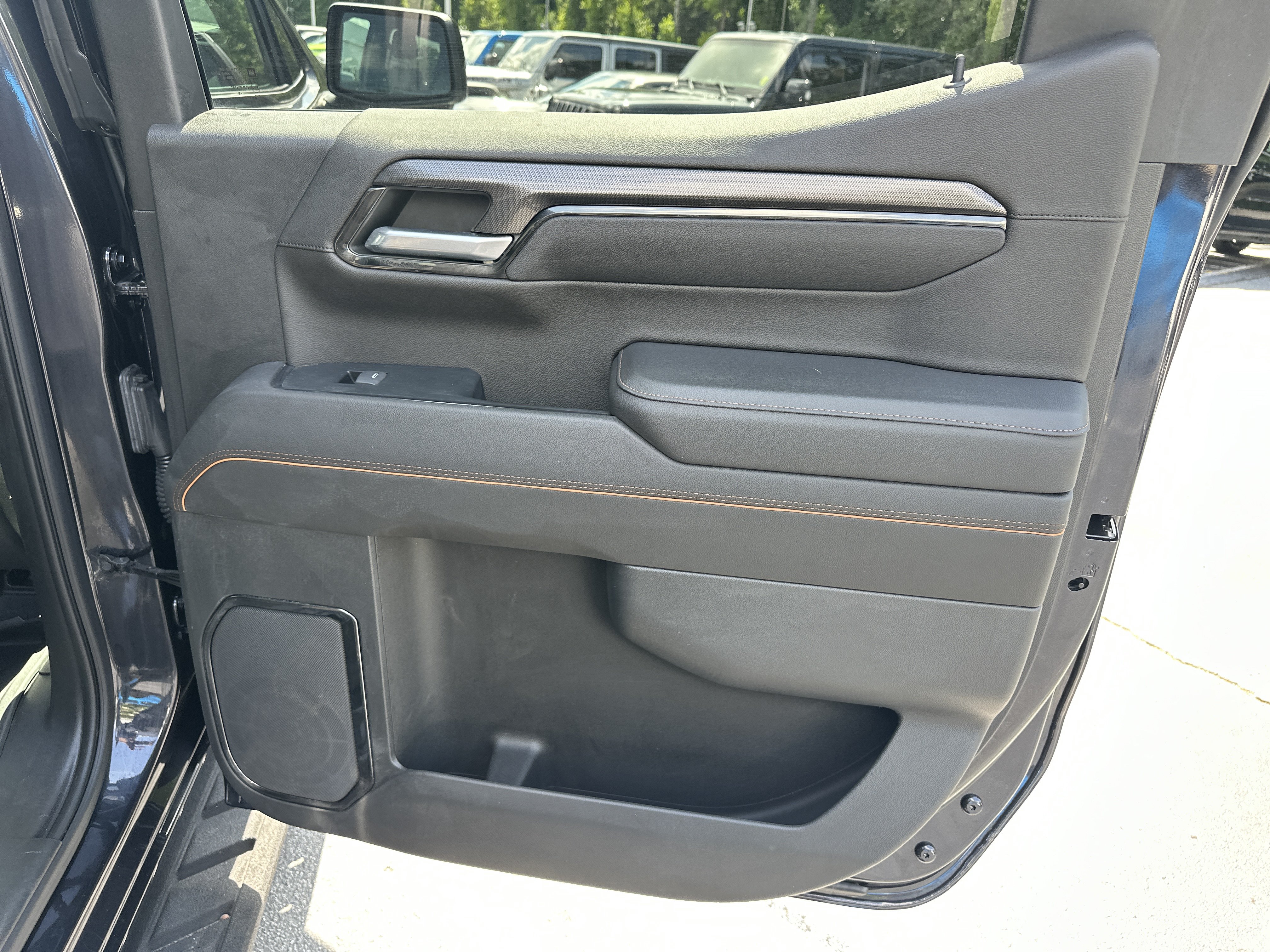 Used 2023 GMC Sierra 1500 AT4 w/ AT4 Premium Package AWD/4WD image 18