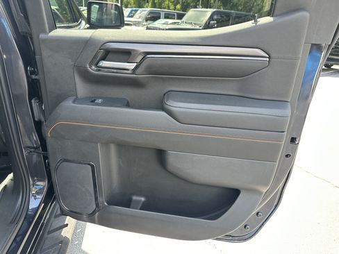 Used 2023 GMC Sierra 1500 AT4 w/ AT4 Premium Package AWD/4WD image 18