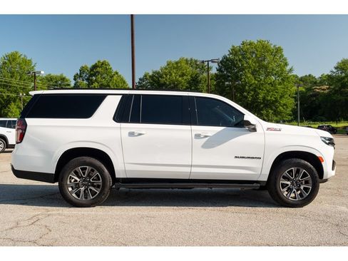 Used 2023 Chevrolet Suburban Z71 AWD/4WD image 9