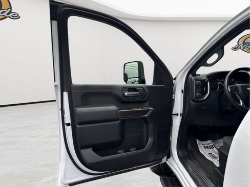 Used 2022 Chevrolet Silverado 2500 LT AWD/4WD image 14