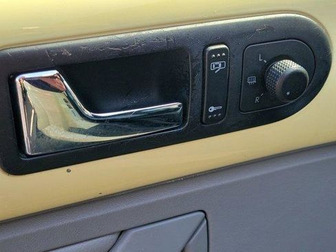 Used 2004 Volkswagen Beetle GLS FWD image 14