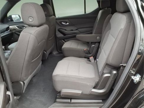 Used 2023 Chevrolet Traverse LT w/ Midnight/Sport Edition AWD/4WD image 12