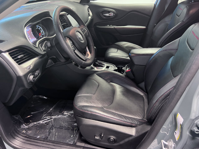 Used 2014 Jeep Cherokee Trailhawk w/ Leather Interior Group AWD/4WD image 6