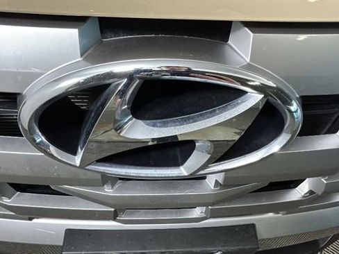 Used 2024 Hyundai Santa Cruz SE FWD image 9