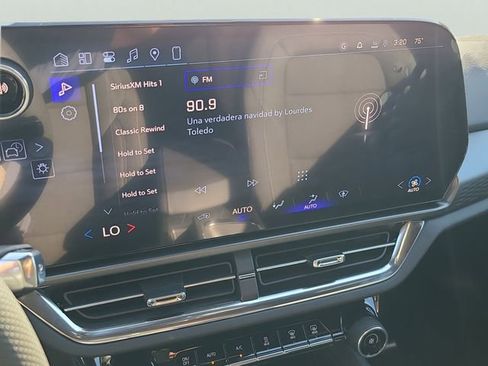 New 2026 Chevrolet Equinox EV LT image 29