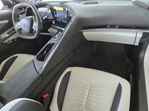 Used 2023 Chevrolet Corvette Stingray image 19