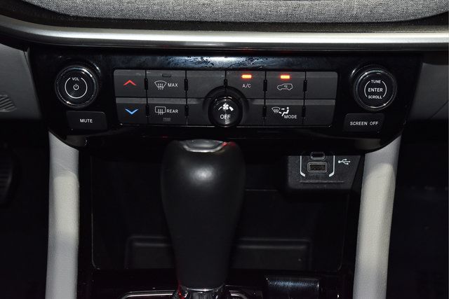 Certified 2024 Jeep Compass Latitude AWD/4WD image 21