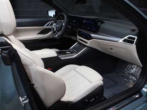 Used 2025 BMW 430i xDrive Convertible w/ M Sport Package image 40