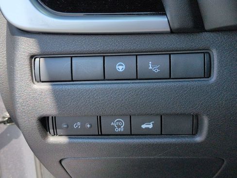 Used 2025 Nissan Rogue SL w/ Tech Package AWD/4WD image 17