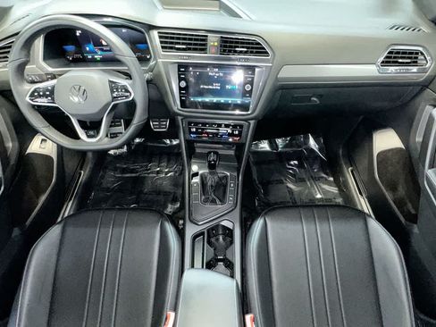Certified 2024 Volkswagen Tiguan SE R-Line FWD image 24