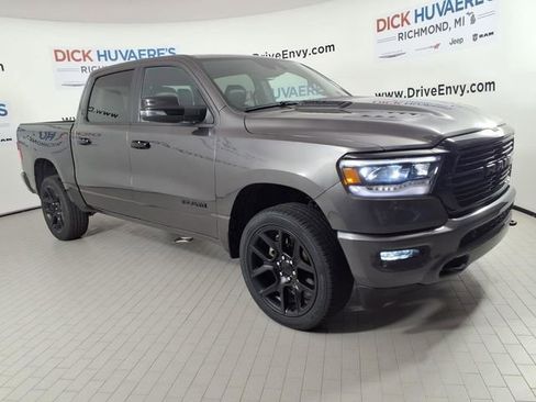 Used 2023 RAM 1500 Laramie AWD/4WD image 3