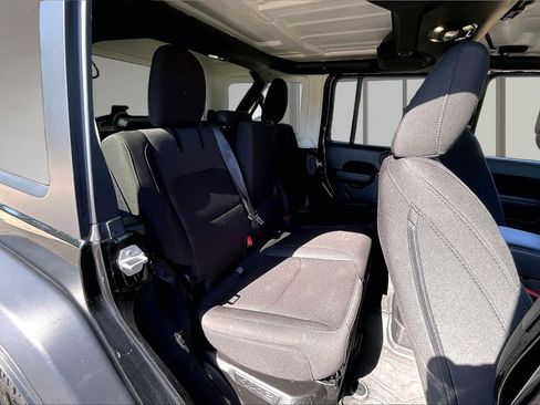 Used 2023 Jeep Wrangler Unlimited w/ Cold Weather Group AWD/4WD image 24