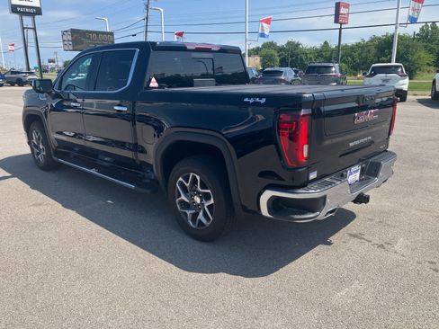 Used 2024 GMC Sierra 1500 SLT w/ SLT Premium Plus Package AWD/4WD image 5