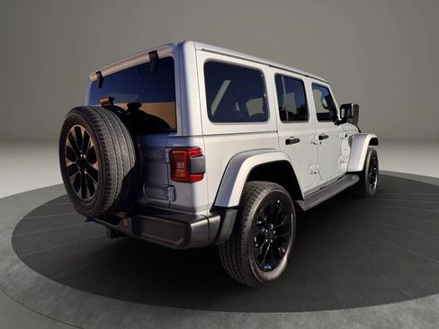 Used 2022 Jeep Wrangler Unlimited Sahara image 5