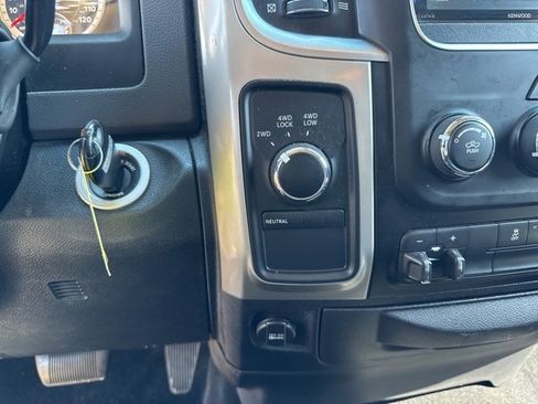 Used 2016 RAM 2500 SLT image 30